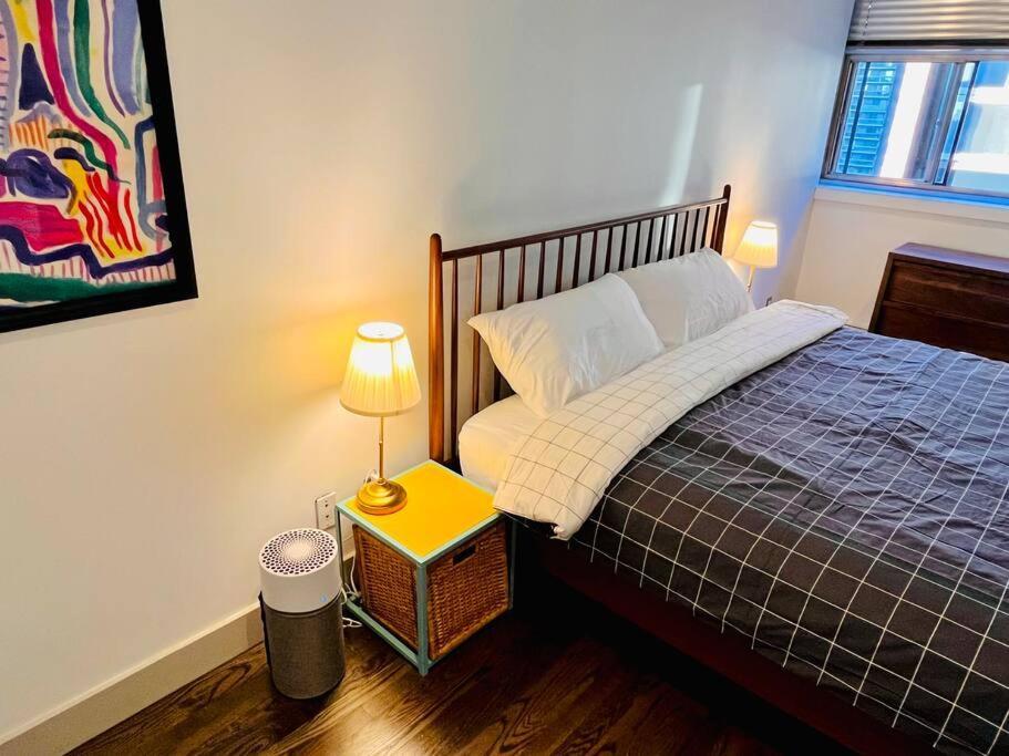 Sunny Penthouse On 17Th Ave, 1 Bedroom, 1 Loft Bed With Ladder, 1 Sofa Bed, Sleeps 6, Downtown Calgary Ngoại thất bức ảnh